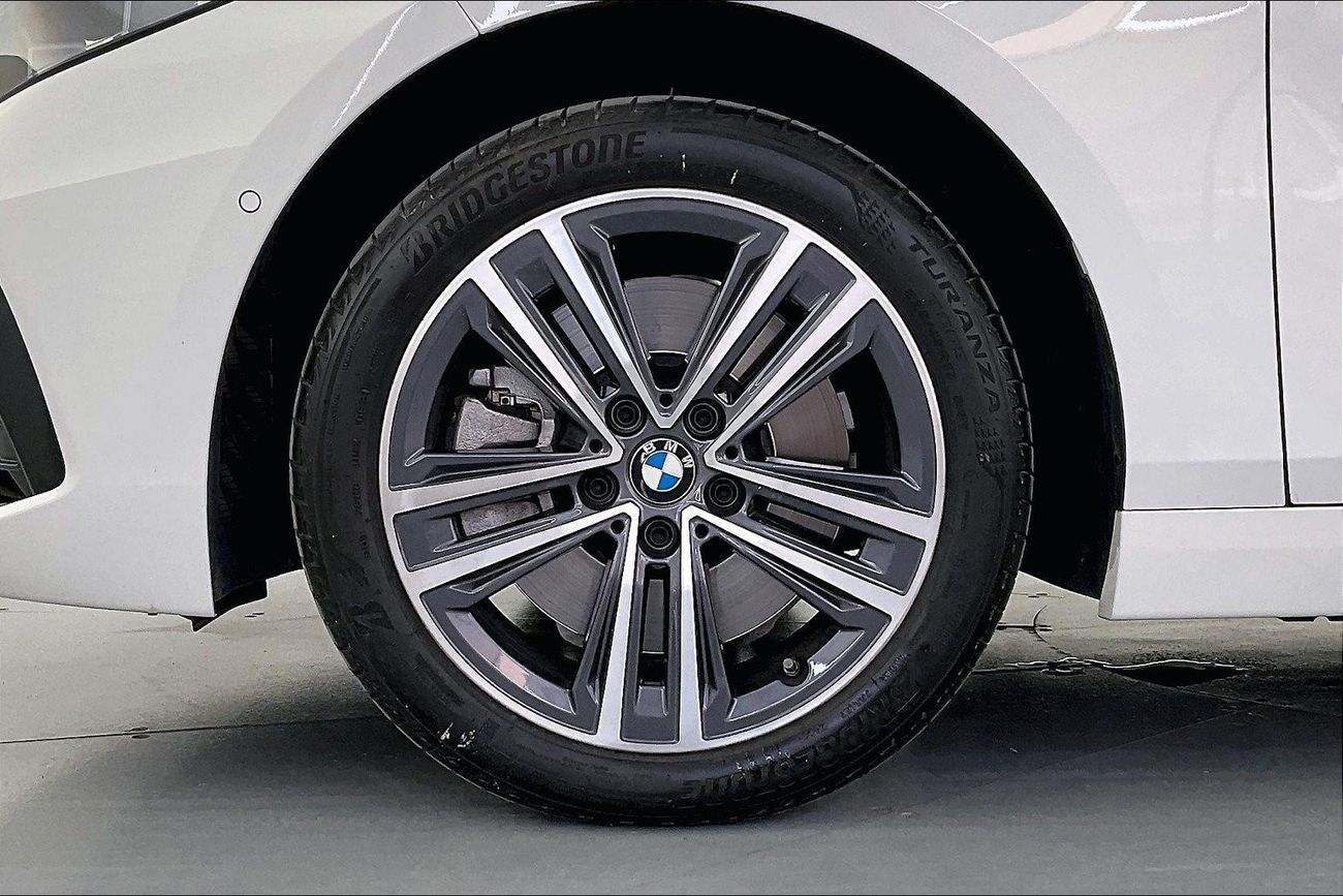 بي أم دبليو 120i Joy Edition | عرض العيد الحصري | خالية من أضرار الفيضانات