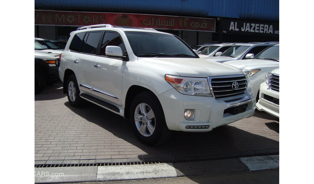 Toyota Land Cruiser GXR V8