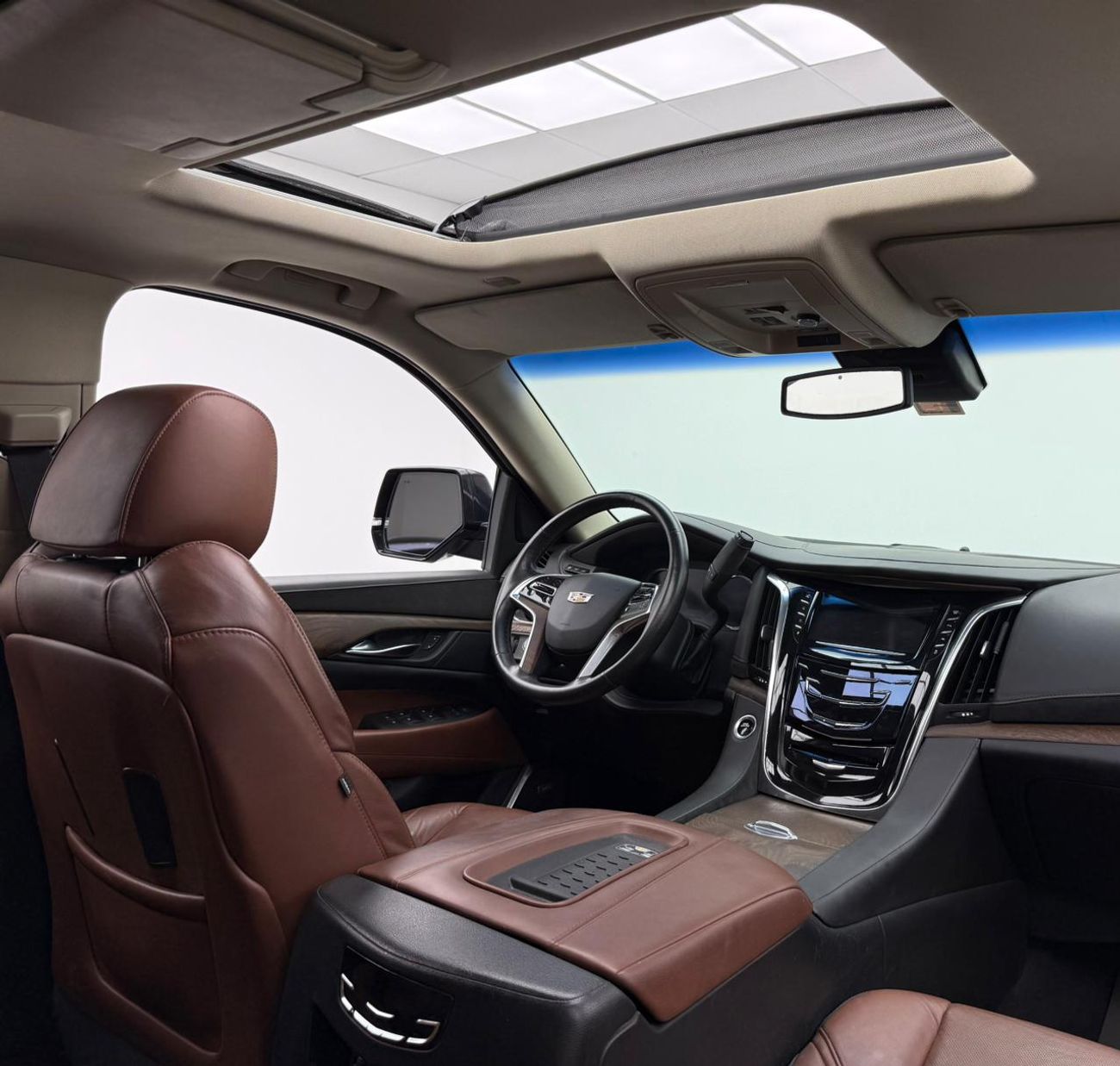 Cadillac Escalade 2016 Cadillac Escalade Premium Luxury, Full Service History, 8 Seater, Excellent Condition, GCC