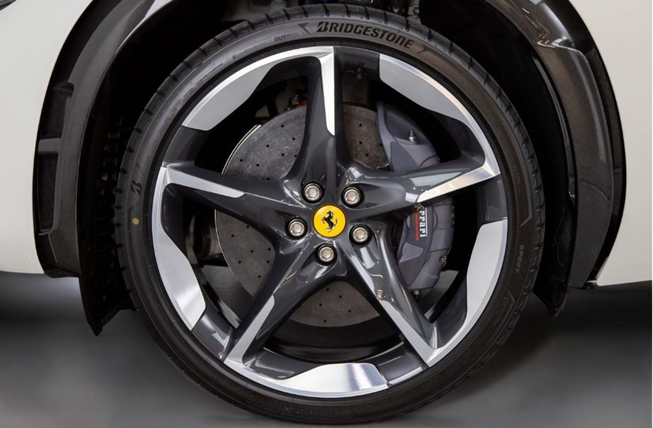 فيراري بوروسانجوي Bianco Fuji Pearl White | Cream Leather & Leather Interior | Full Carbon