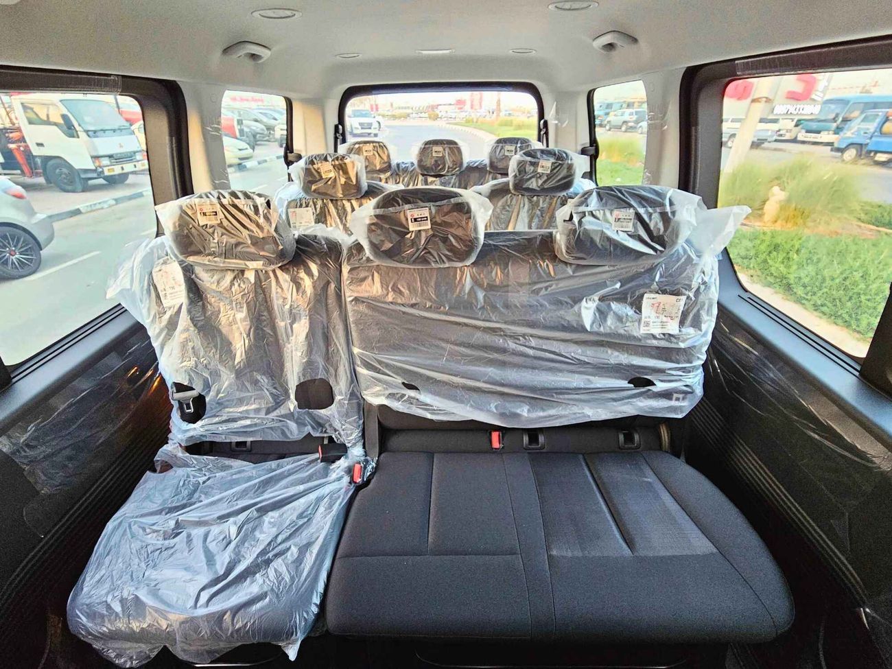 هيونداي ستاريا 3.5L V6  PETROL A/T / PUSH START / COMFORT 11 SEATER (CODE # 68029)