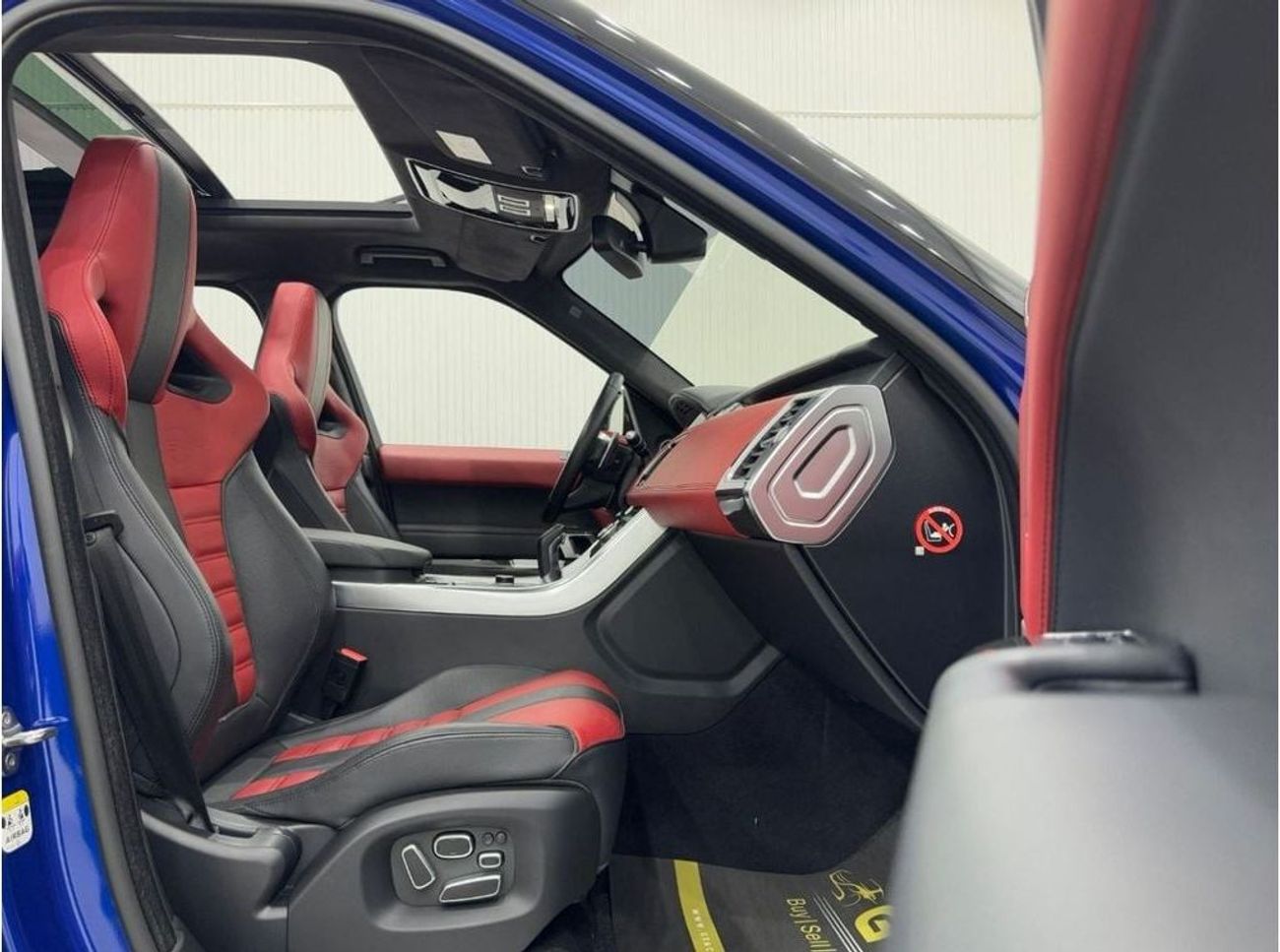 لاند روفر رينج روفر سبورت SVR 5.0L (550 HP) 2015 Range Rover Sport SVR, Full Service History, Excellent Condition, GCC