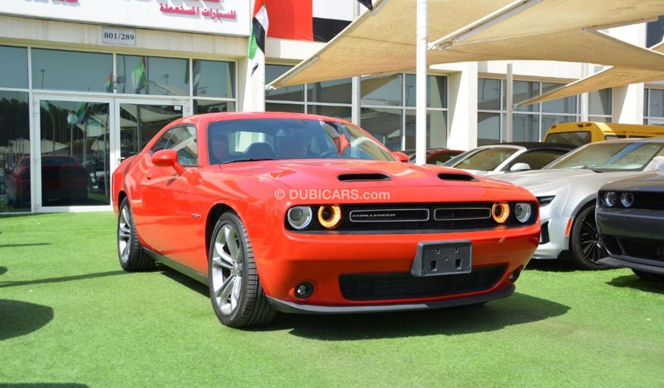 Dodge Challenger Dodge Challenger R/T Hemi V8 2020/ Low Miles/ Leather Seats/ Very Good Condition