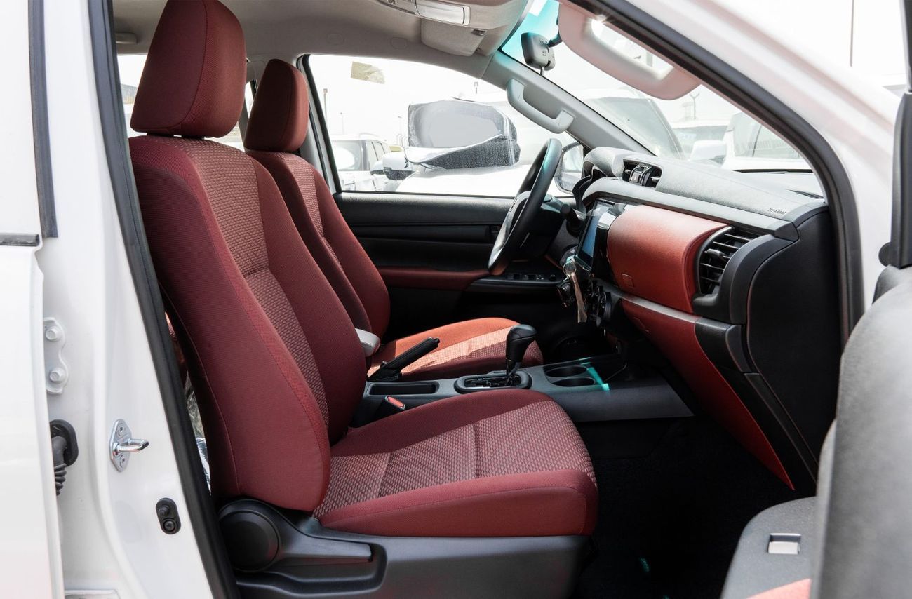 تويوتا هيلوكس 2025 Toyota Hilux DLX 2.7L AT Petrol (White)