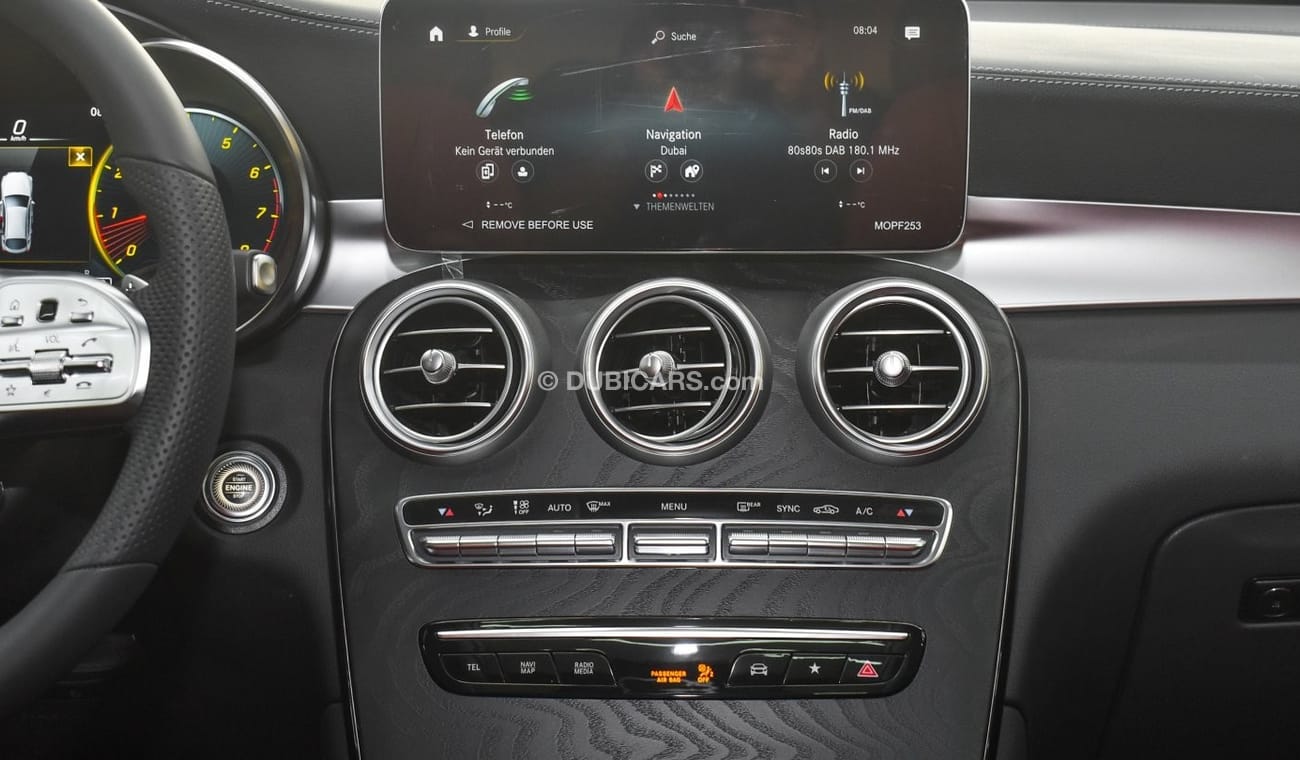 مرسيدس بنز GLC 200 MERCEDES GLC 200 | 2023 GCC | 2.0 4 CYLENDRE 204 HP 4 MATIC