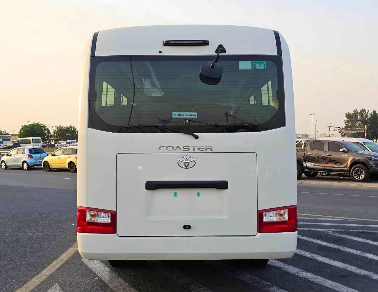 Toyota Coaster 4.0L V4 DIESEL / 23 STR M/T / AUTO DOOR / BAGGAGE TRAY WITH RACK (CODE # COD4J)