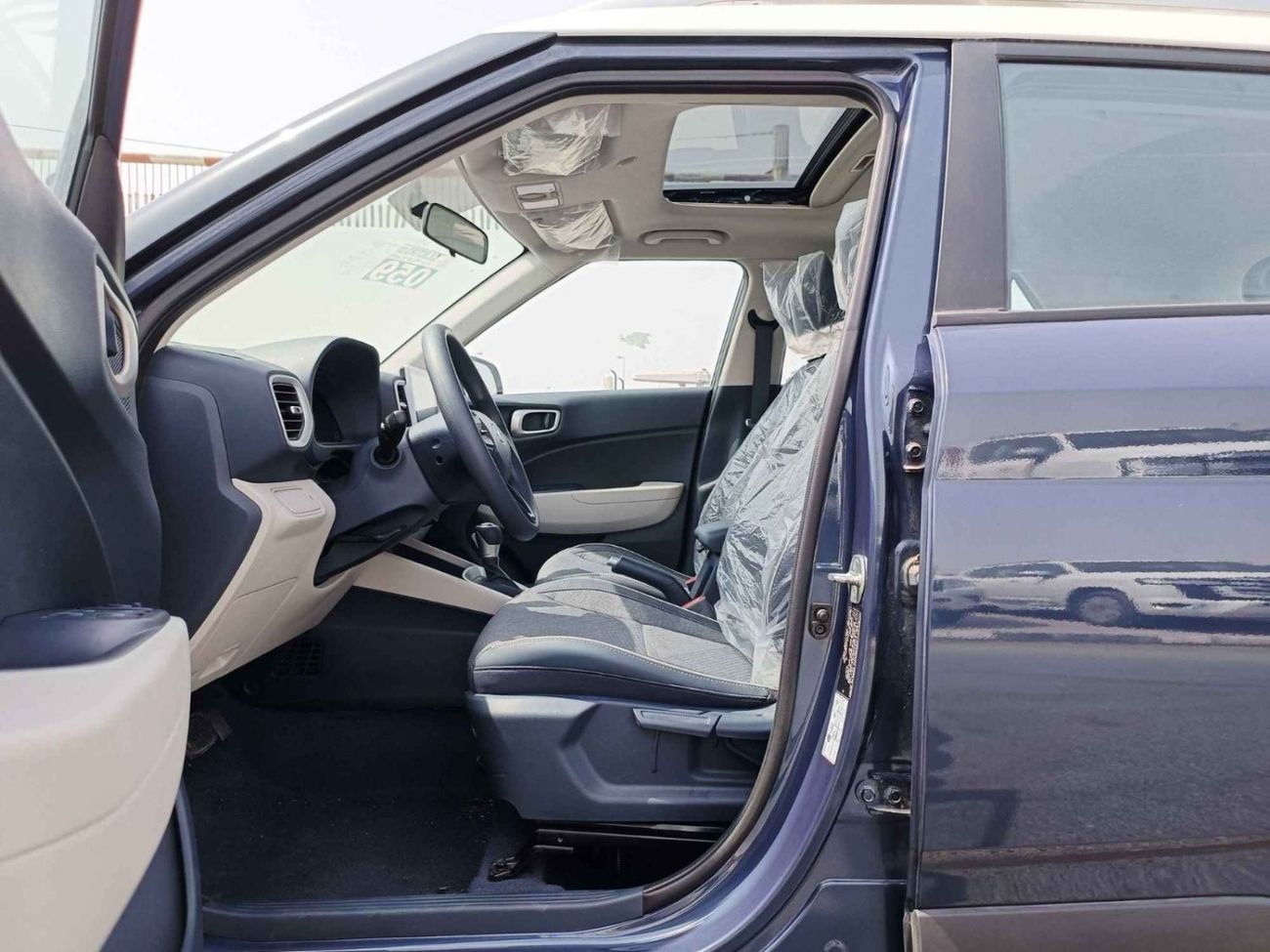 هيونداي فنيو Premier Plus Turbo/ DUAL TONE 1.0L V4/ SUNROOF/ FULL OPTION (CODE # VEN10AF)