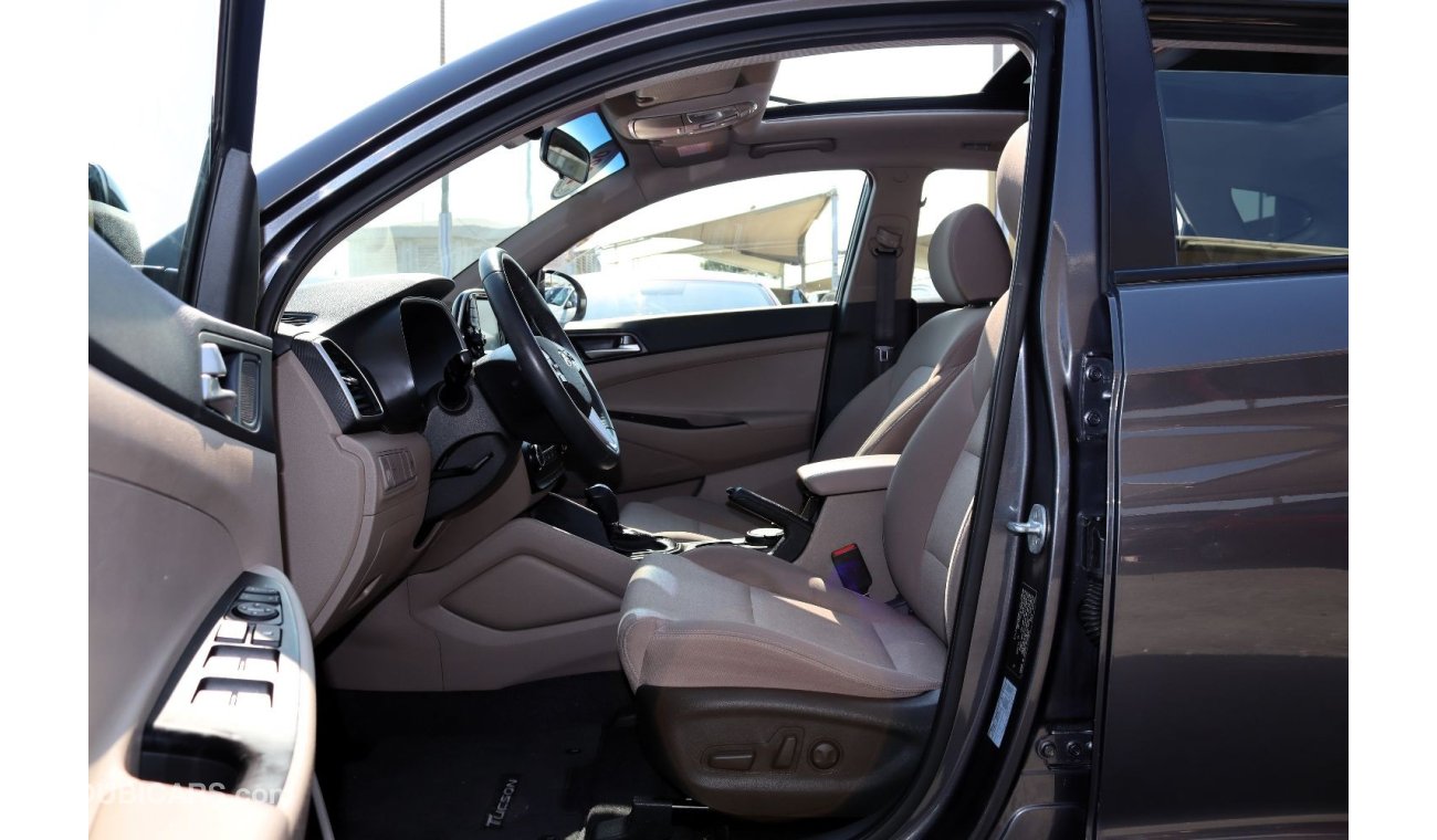 Hyundai Tucson GL ACCIDENTS FREE - GCC - ENGINE 1600 CC - PERFECT CONDITION INSIDE OUT - PANORAMIC SUNROOF