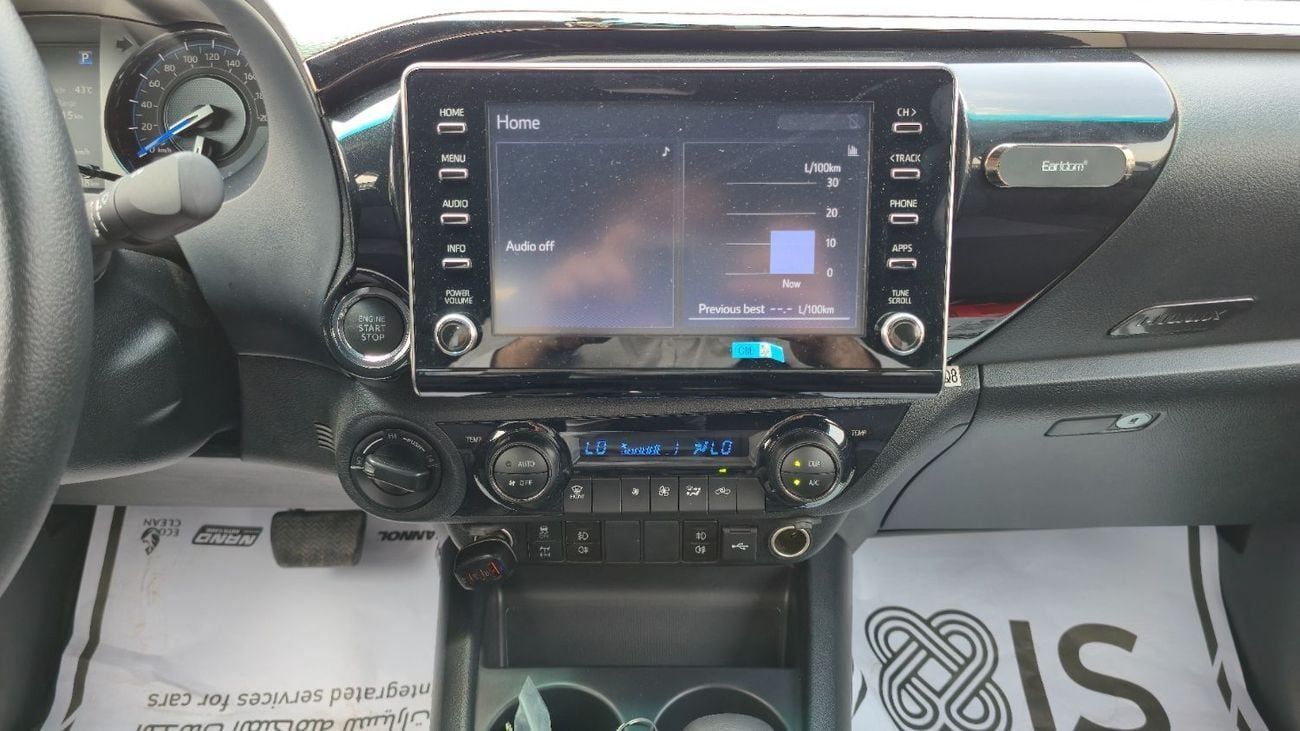 Toyota Hilux Adventure 4.0L AT Model Year 2024 Color White