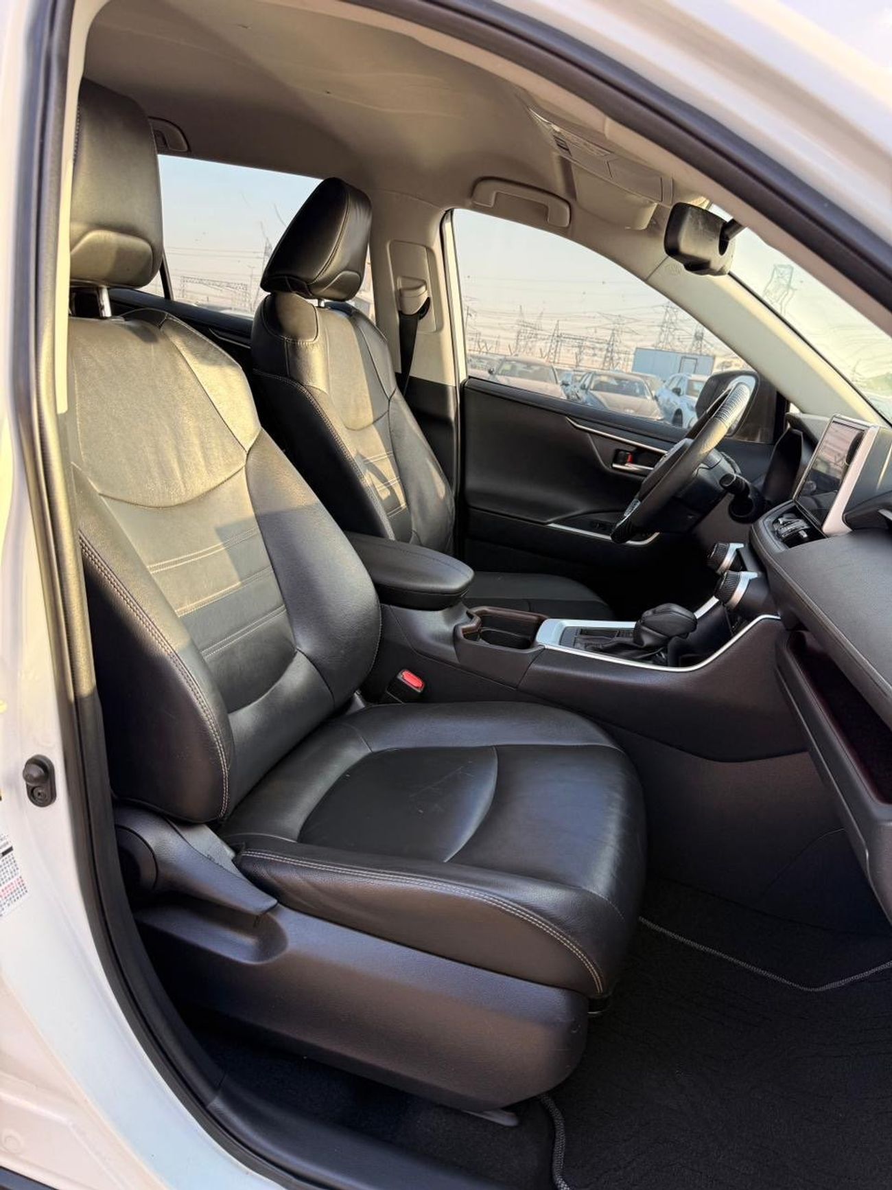 تويوتا راف ٤ Full Option 2.0L Japan push start, leather seats