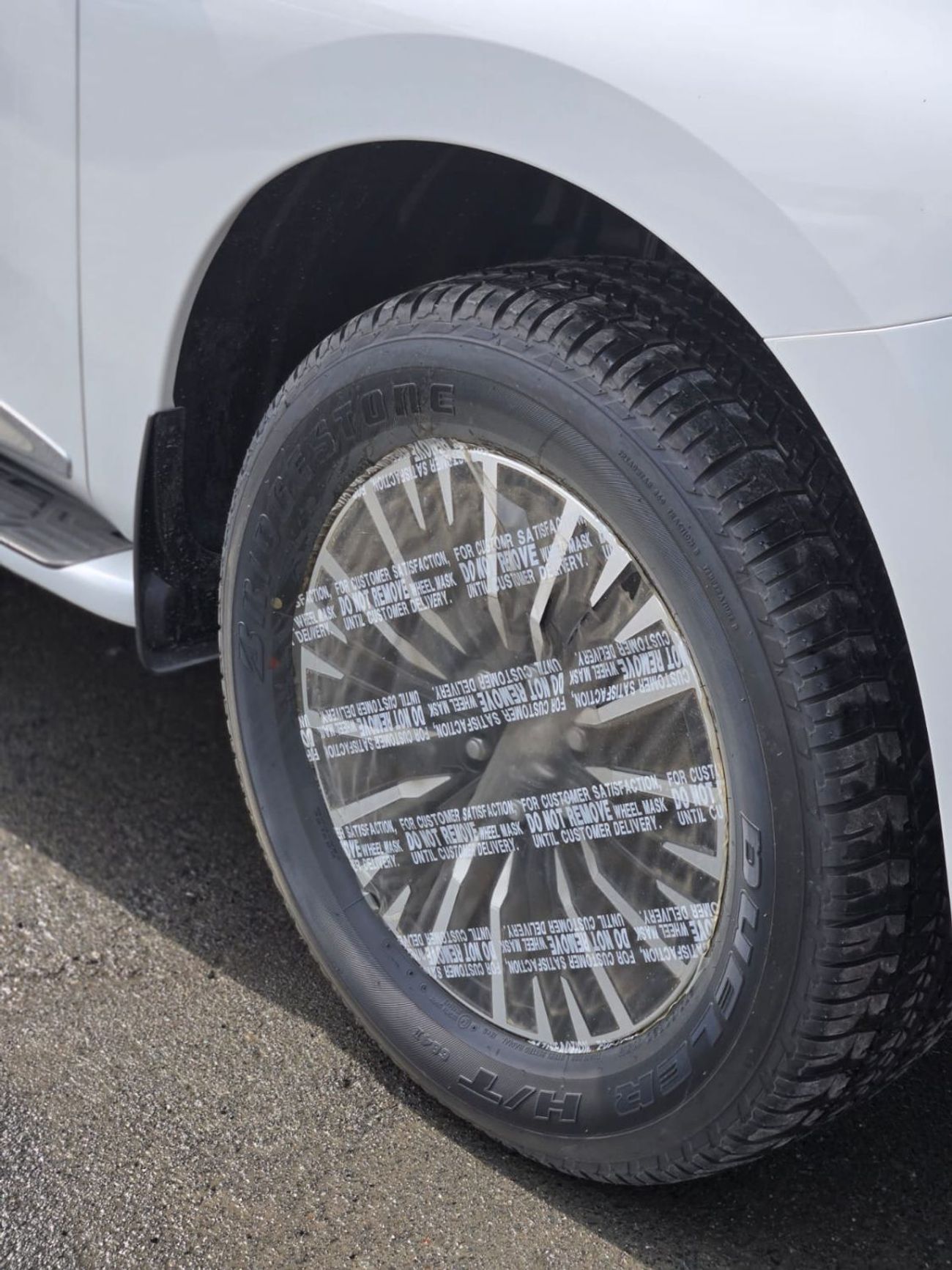 Nissan Patrol 4.0L V6 PLATINUM A/T 7 SEATER FULL OPTION