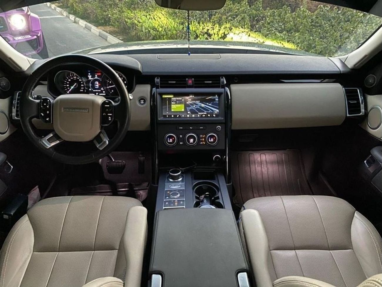 Land Rover Discovery GCC SPECS - 1ST OWNER - FULL SERVICE HISTORY - 4 CYLINDER - 7 SEATER 1 YEAR DEALER WARRANY