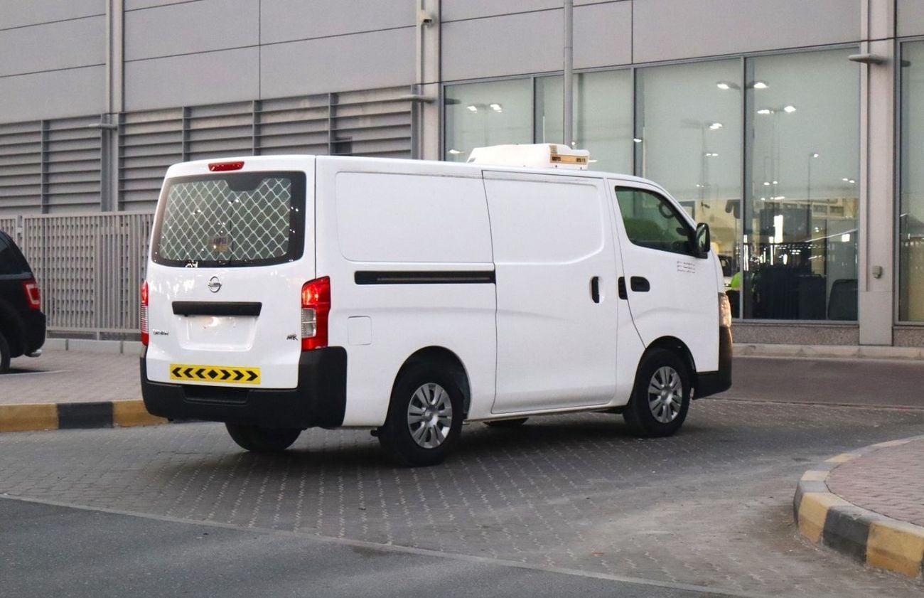 Nissan Urvan STD 3-Seater Automatic (4-Door)