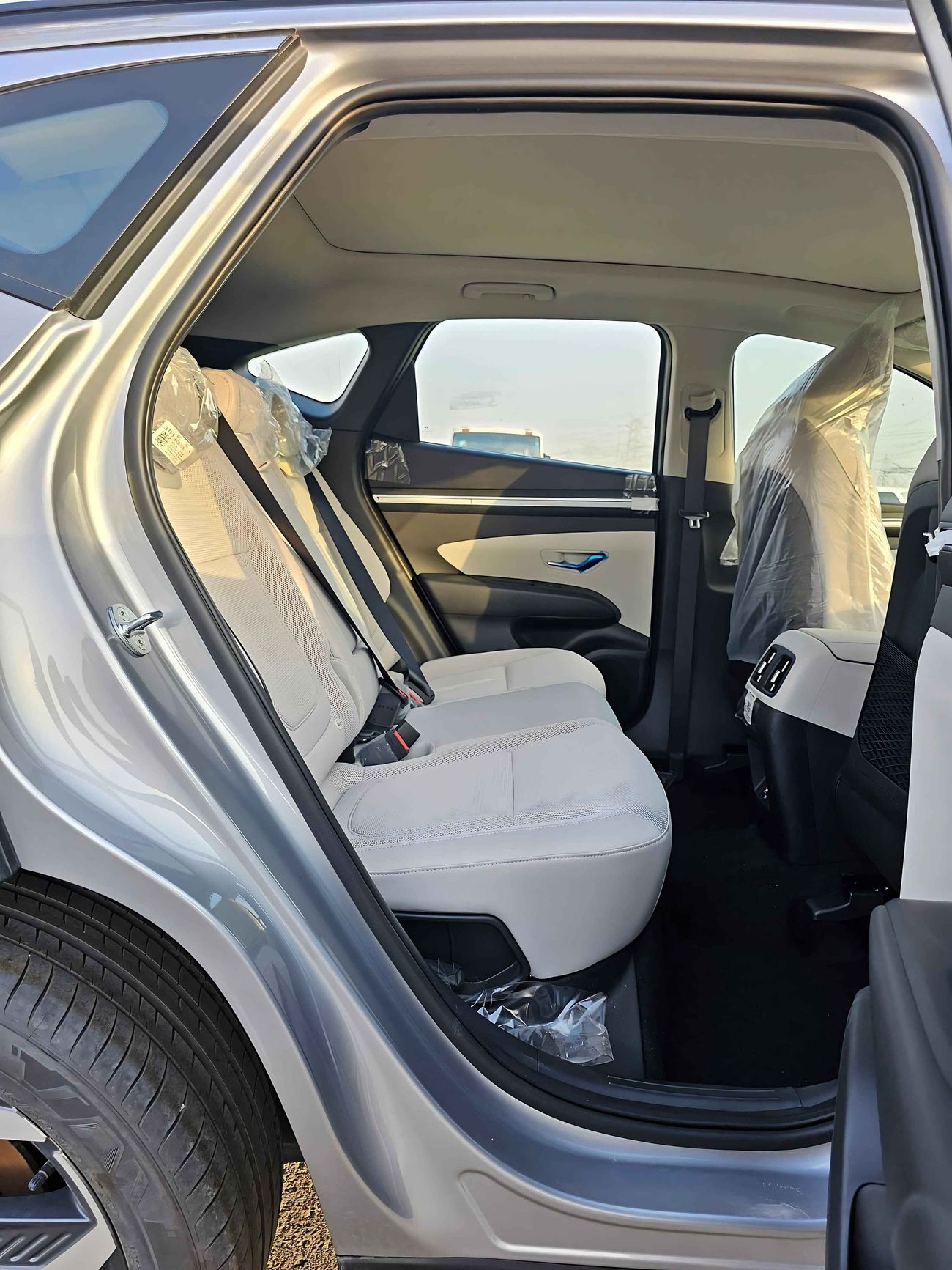 Hyundai Tucson 1.6T V4 PETROL, DRIVER POWER SEATS WITH PANORAMIC ROOF /  FULL OPTION (CODE# 68027)