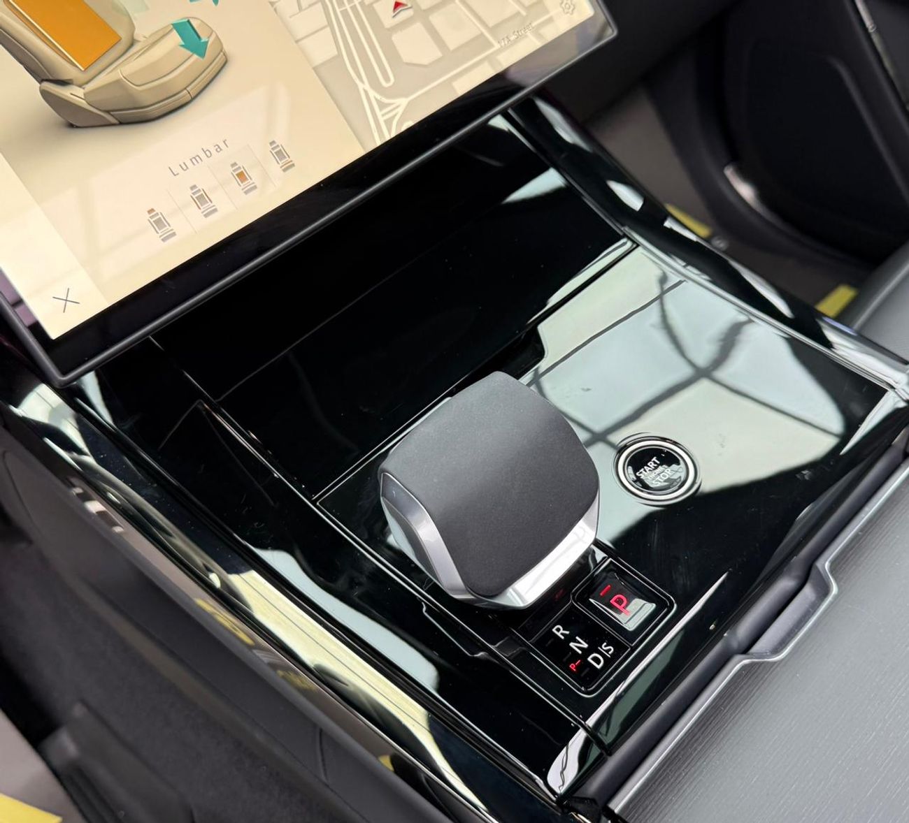 لاند روفر رينج روفر سبورت SE P360 2025 Range Rover Sport Dynamic SE ,Land Rover Warranty+ Service Contract ,Full Service Histo