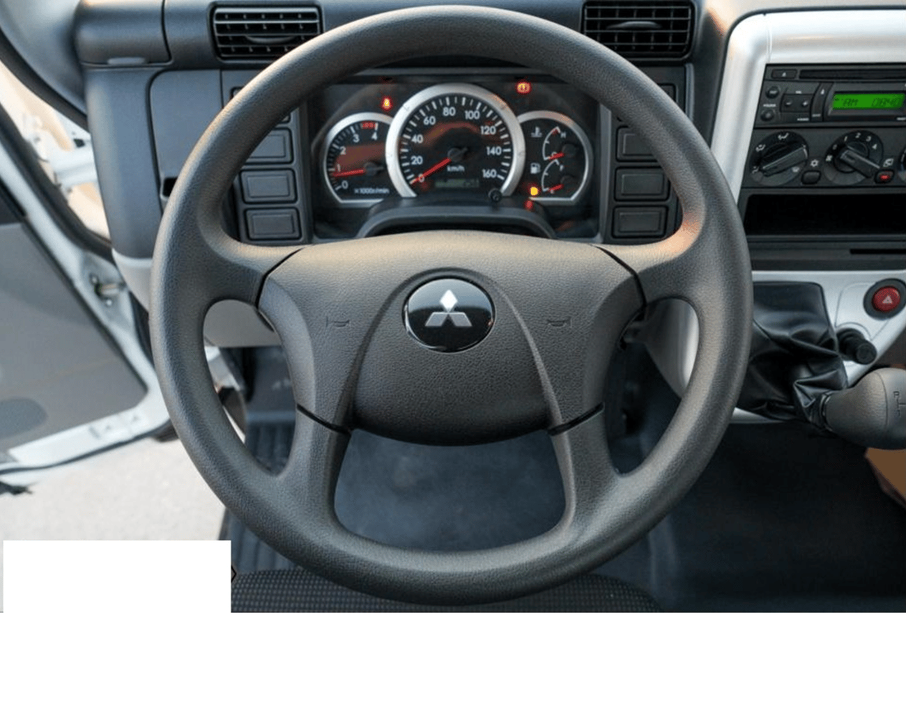ميتسوبيشي فوسو كانتير ECTAI0040 - 2026 Mitsubishi Canter Truck -  3.0L Diesel Manual -  4.2T White