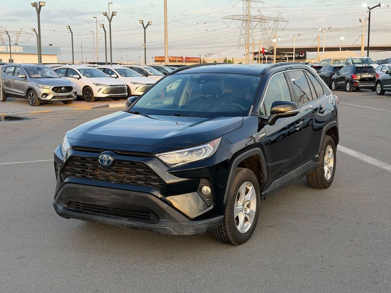 تويوتا راف ٤ XLE 2.5L