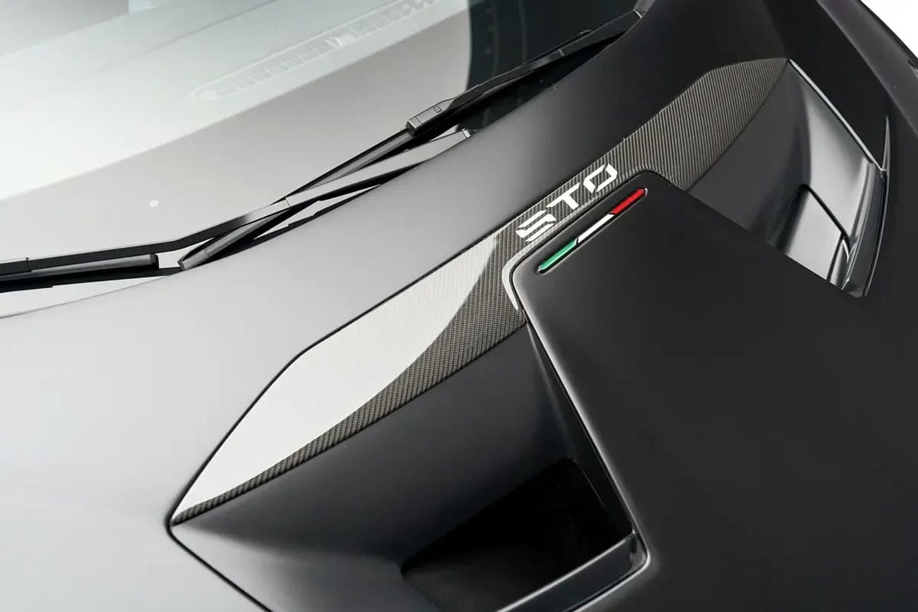 Lamborghini Huracan STO