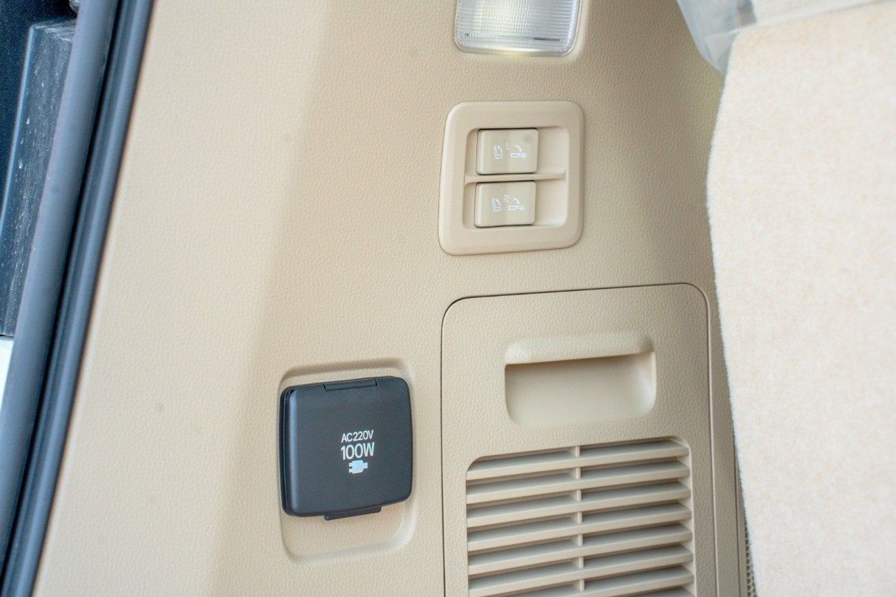 تويوتا لاند كروزر Lc300 VX 4 0L petrol engine 2025 LHD white  with beige interior