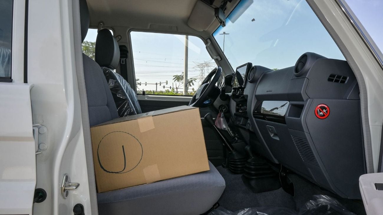 تويوتا لاند كروزر 70 ECTAGR015 - 2025 Toyota LC76 5 Doors Hardtop - 4.0L Petrol Manual - White