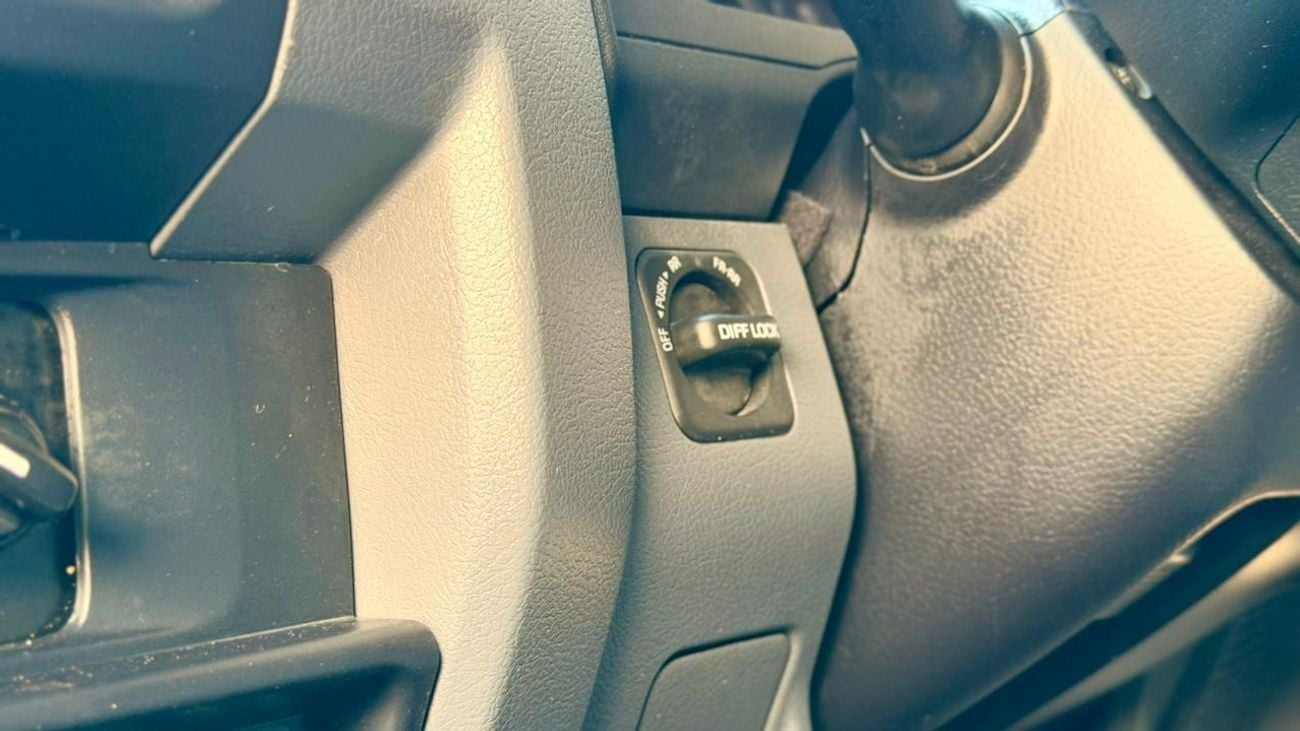 Toyota Land Cruiser Pick Up DOUBLE CABIN | X-BAR HEAVY-DUTY TOW AND RECOVERY SYSTEM | NORWELD HEAVY-DUTY ALUMINUM TRAY | 2.8L DI