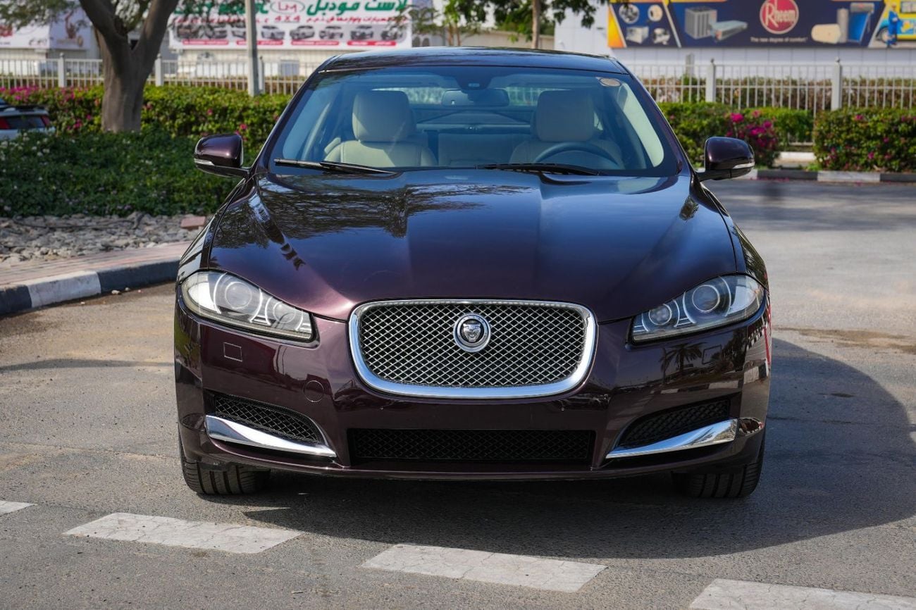 Jaguar XF 2013 LUXURY!! GCC SPECS!! FULL SERVICE HISTORY