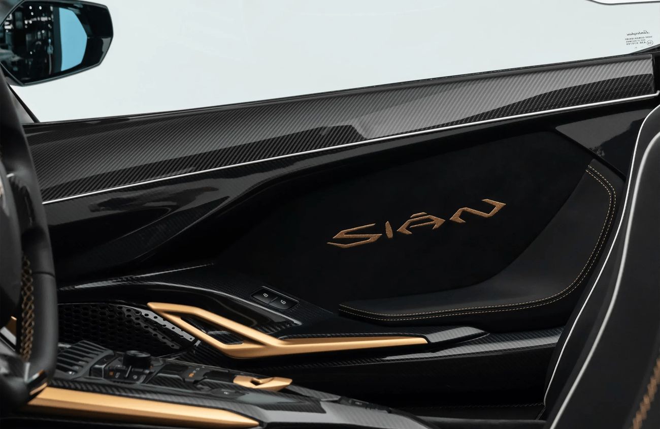 لامبورغيني سيان 6.5L V-12 Naturally Aspirated Engine + eMotor