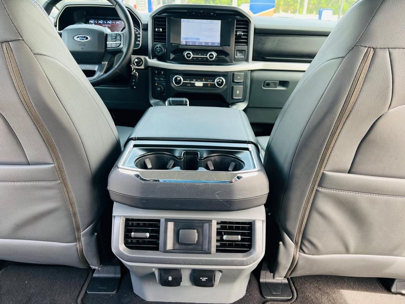 فورد F 150 XLT 3.5L (5 Seater)