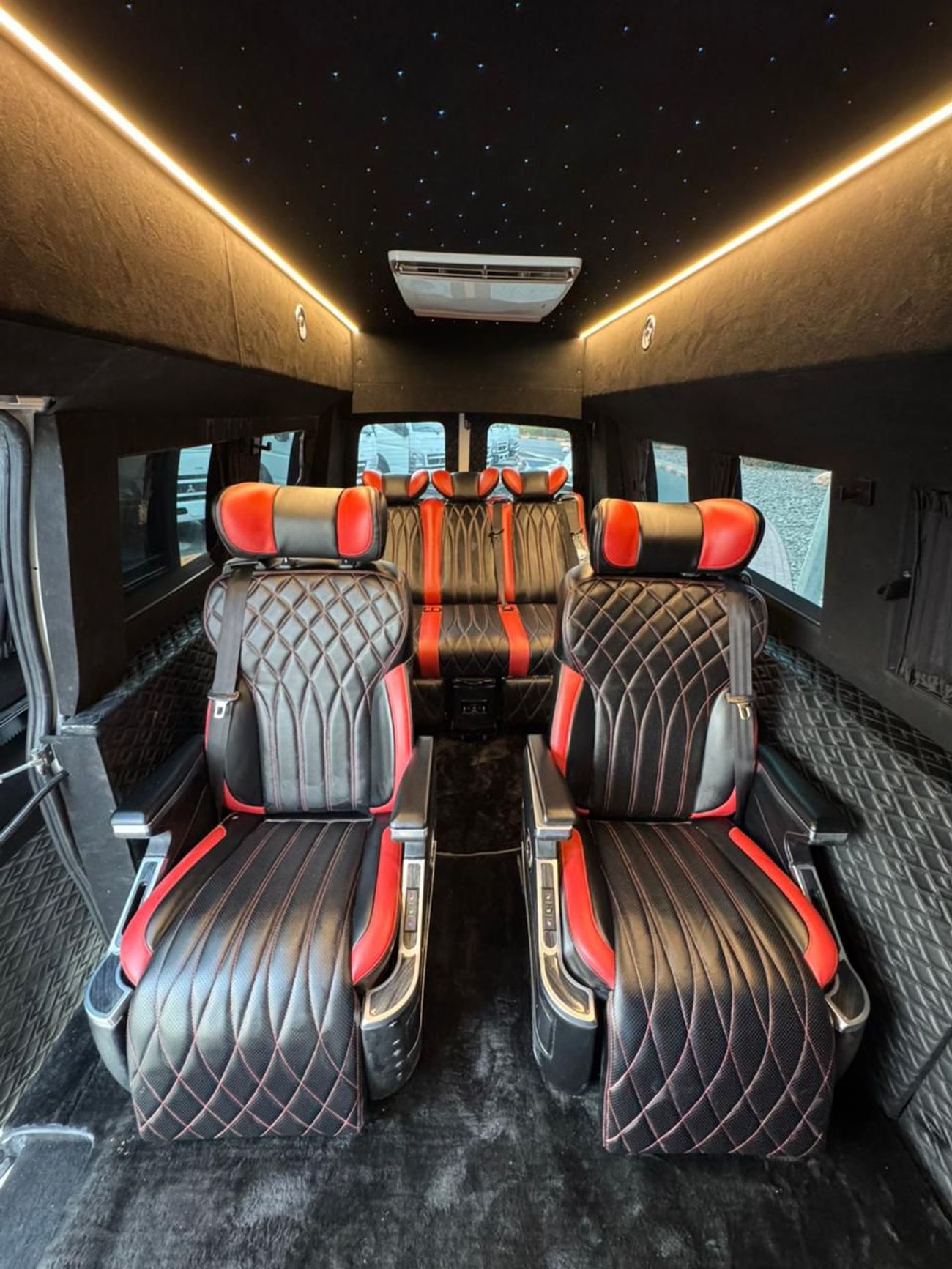 GMC Savana 6.6L V8 Petrol | 7” Touchscreen Display | Rear Vision Camera | High Roof Option | 7 STR