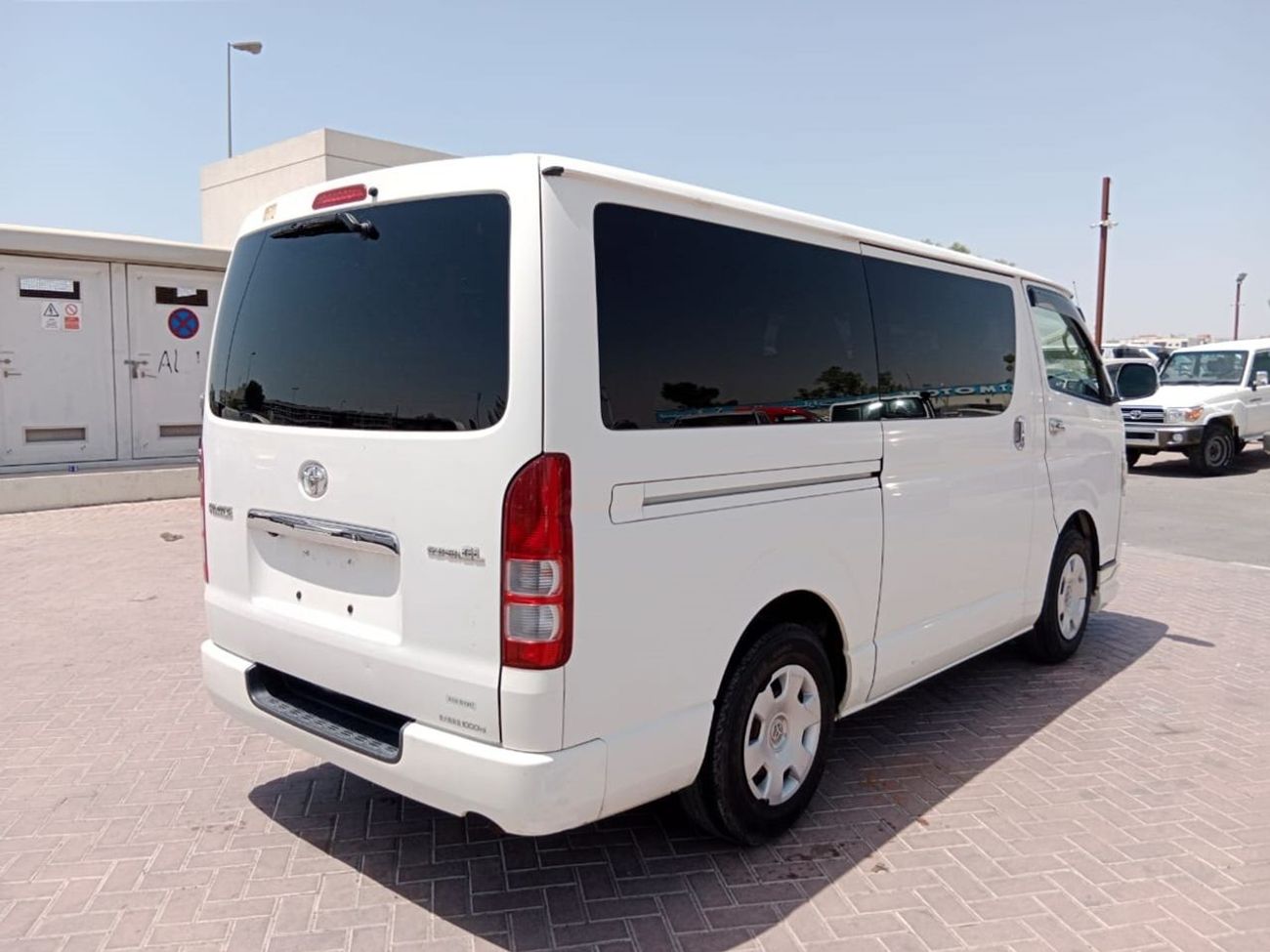 Toyota Hiace TOYOTA HIACE VAN RIGHT HAND DRIVE (PM1317)