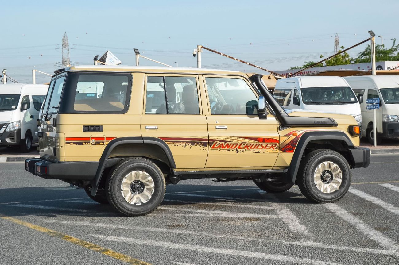 Toyota Land Cruiser 70 TOYOTA LAND CRUISER 76 2.8L 4WD DIESEL SUV 2026