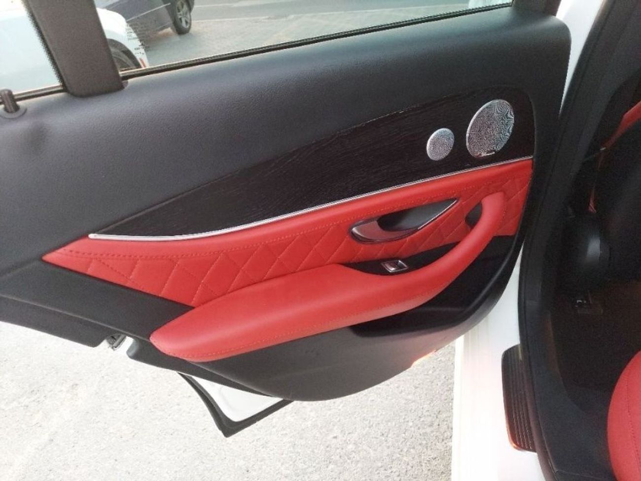 مرسيدس بنز E300 وارد كندي بنوراماكيت53 رادار نقطةعمياء تحديدمسار بصمة برفيوم تبديل ألوان شاشةكبيرة شنطةهدرولك