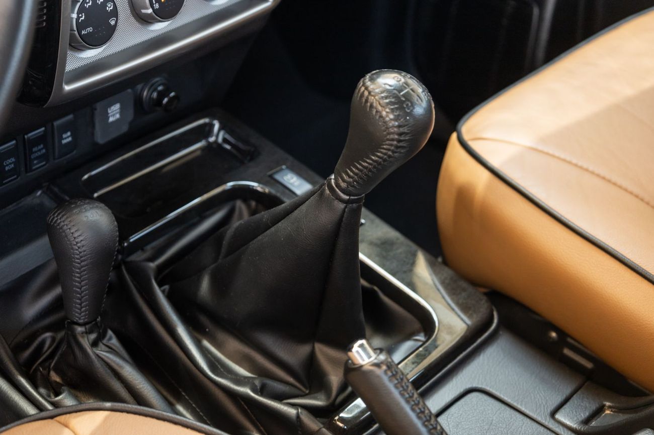 Nissan Patrol Safari Super Safari 4.8L M/T