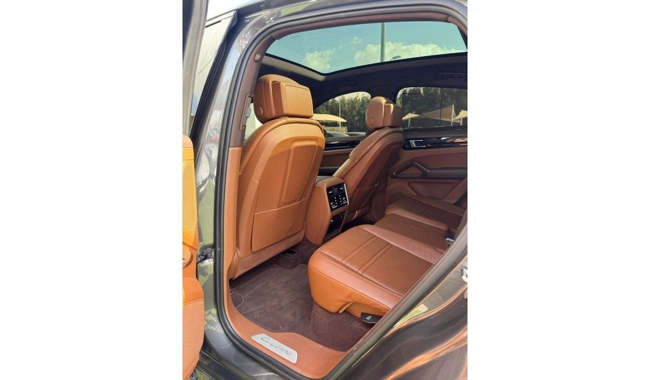 Porsche Cayenne Base Coupe