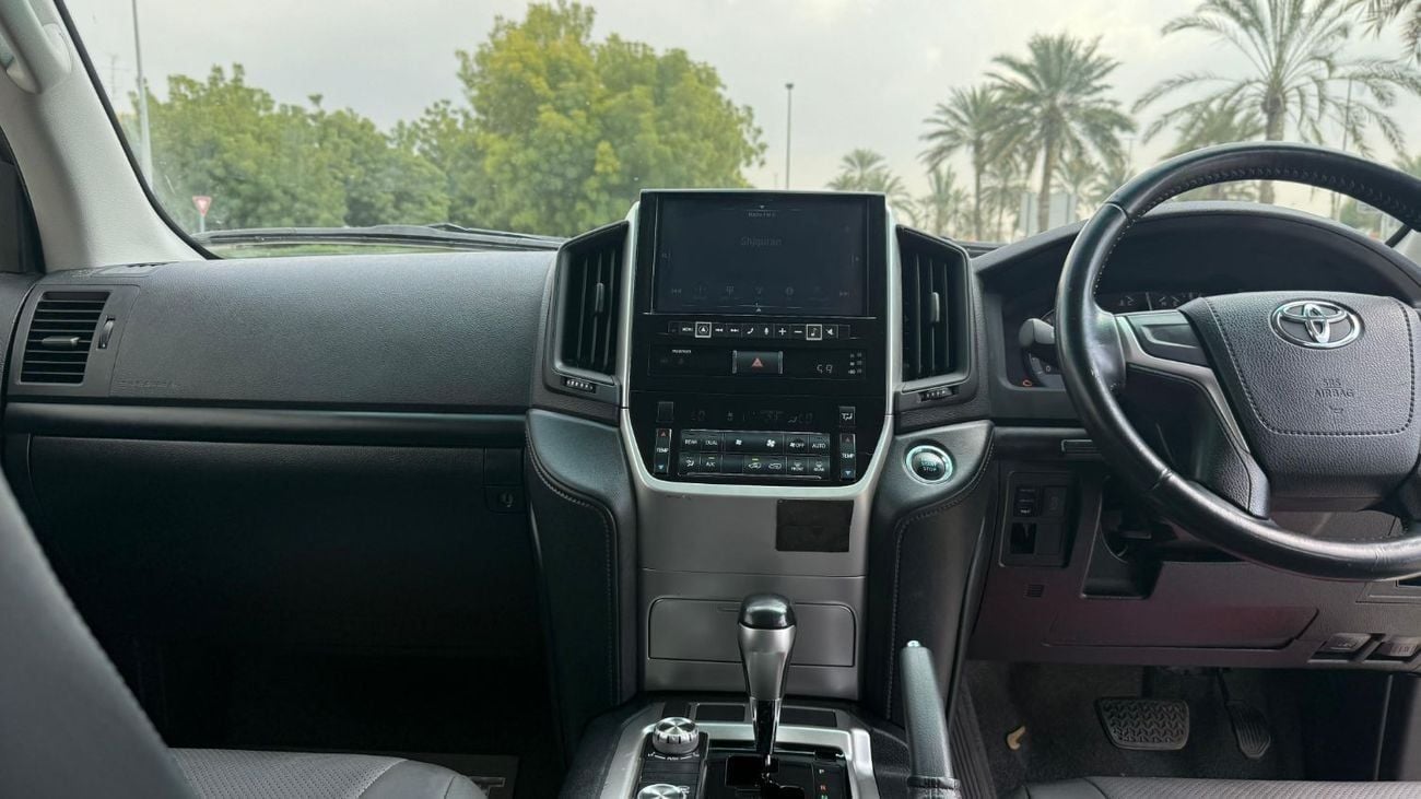 Toyota Land Cruiser GXR Toyota Landcruiser 2016 RHD white colour,diesel engine Australian specs