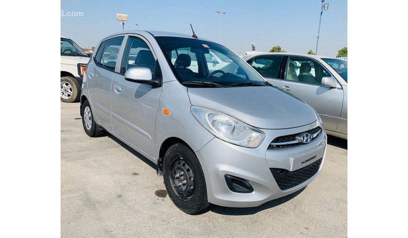 Hyundai i10 2015 SILVER