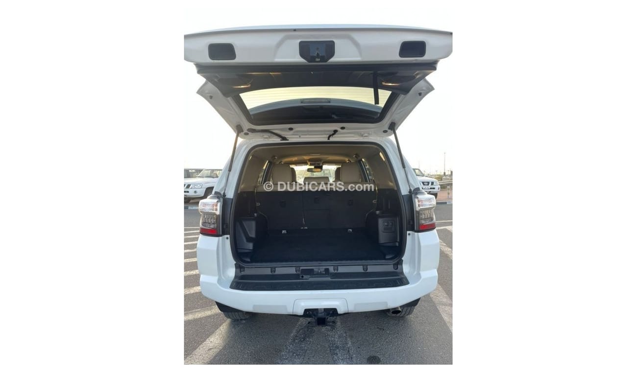 Toyota 4Runner 2022 Toyota 4Runner SR5 Premium 4x4 - - UAE PASS