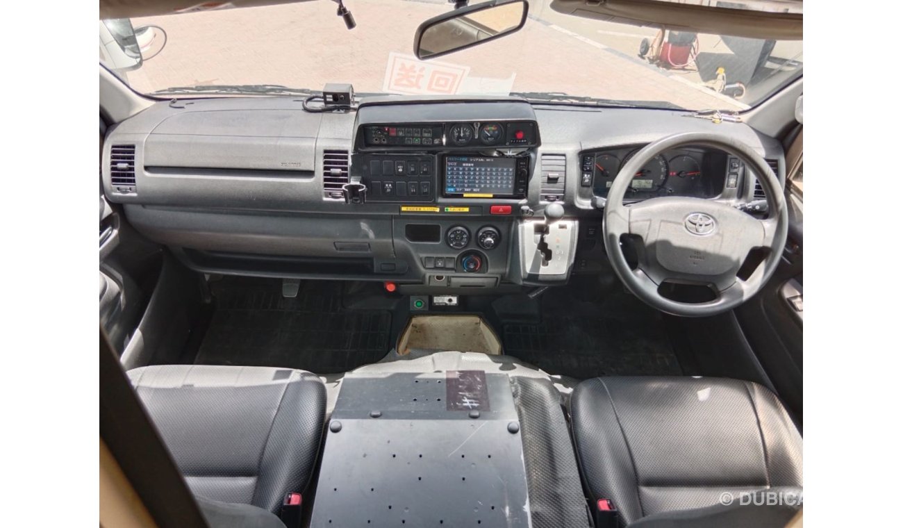 Toyota Hiace TOYOTA HIACE AMBULANCE RIGHT HAND DRIVE (PM1633)