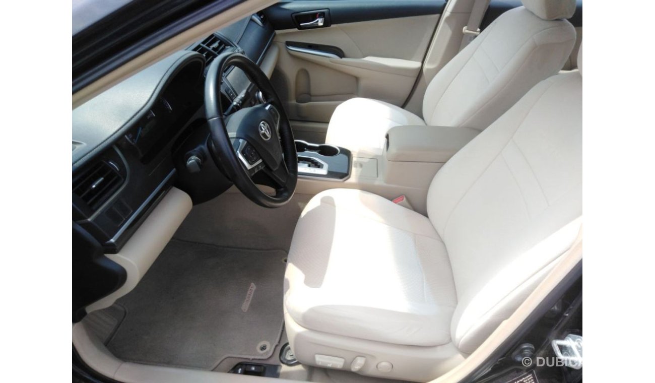 Toyota Camry Toyota camrey 2014 gcc very good car