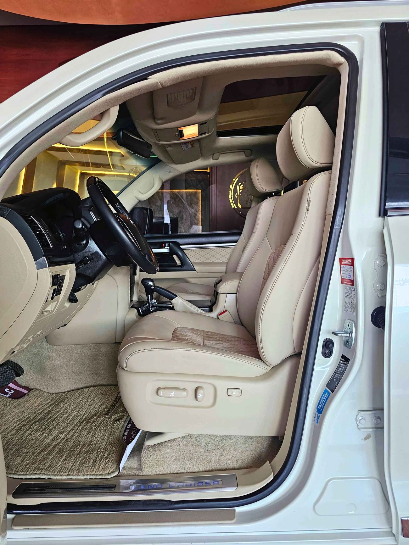 تويوتا لاند كروزر GXR/ V8 4.6L/ FULL OPTION / GCC / EXPORT ONLY / LOT#22256