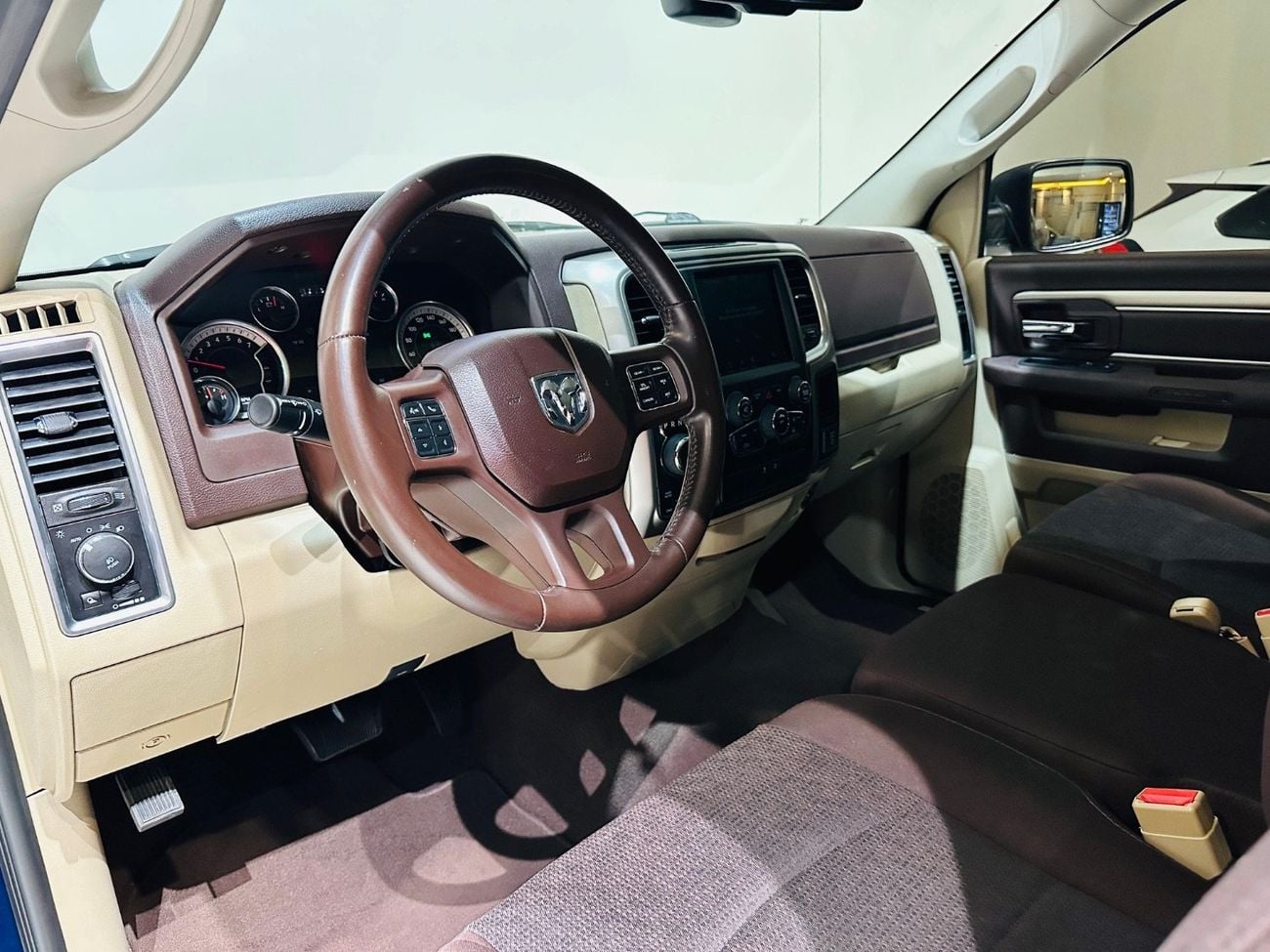 رام 1500 Classic 5.7L Single Cab Utility (2 Seater)