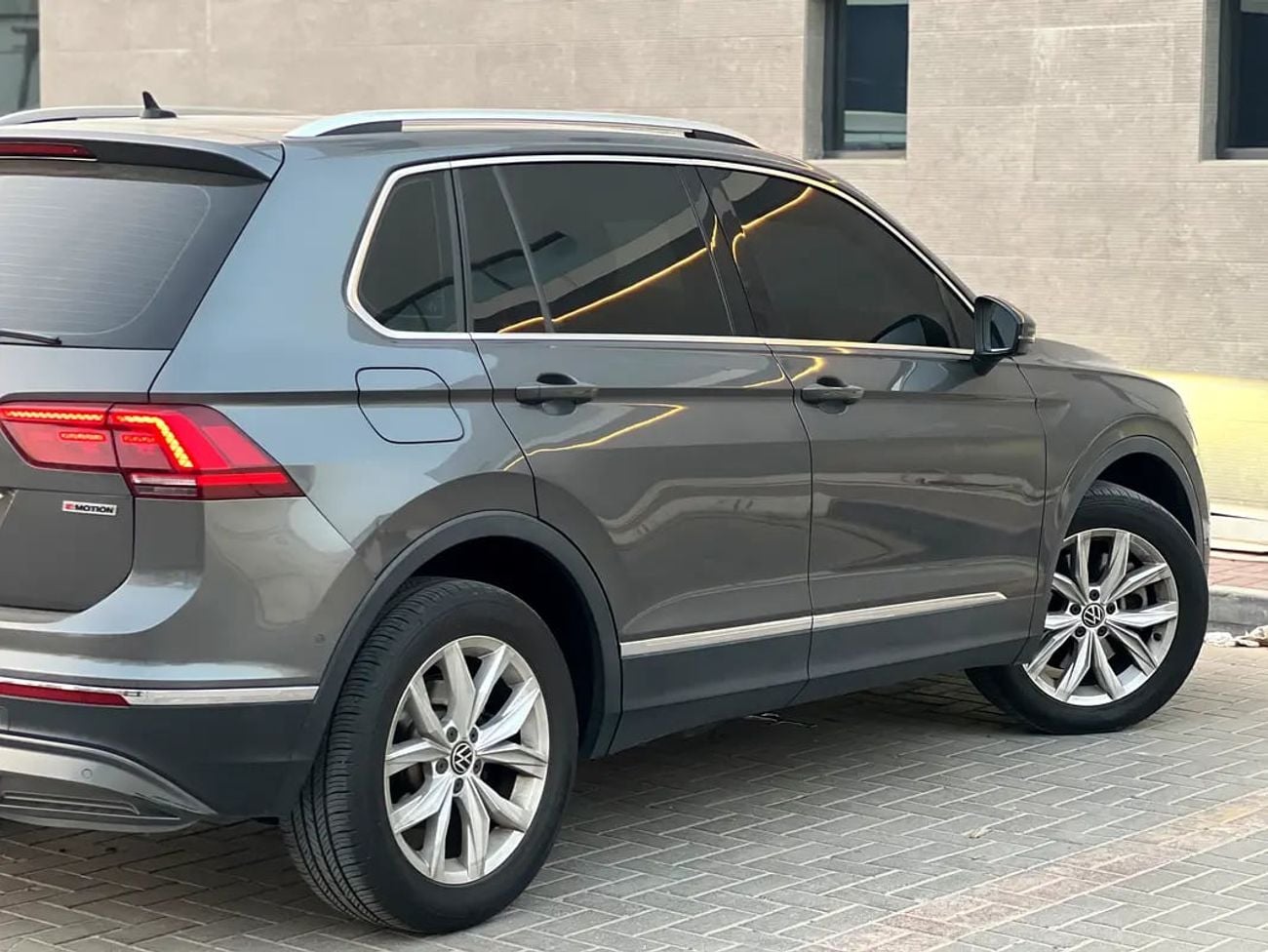 Volkswagen Tiguan SEL 800 P.M | SEL GCC Specs