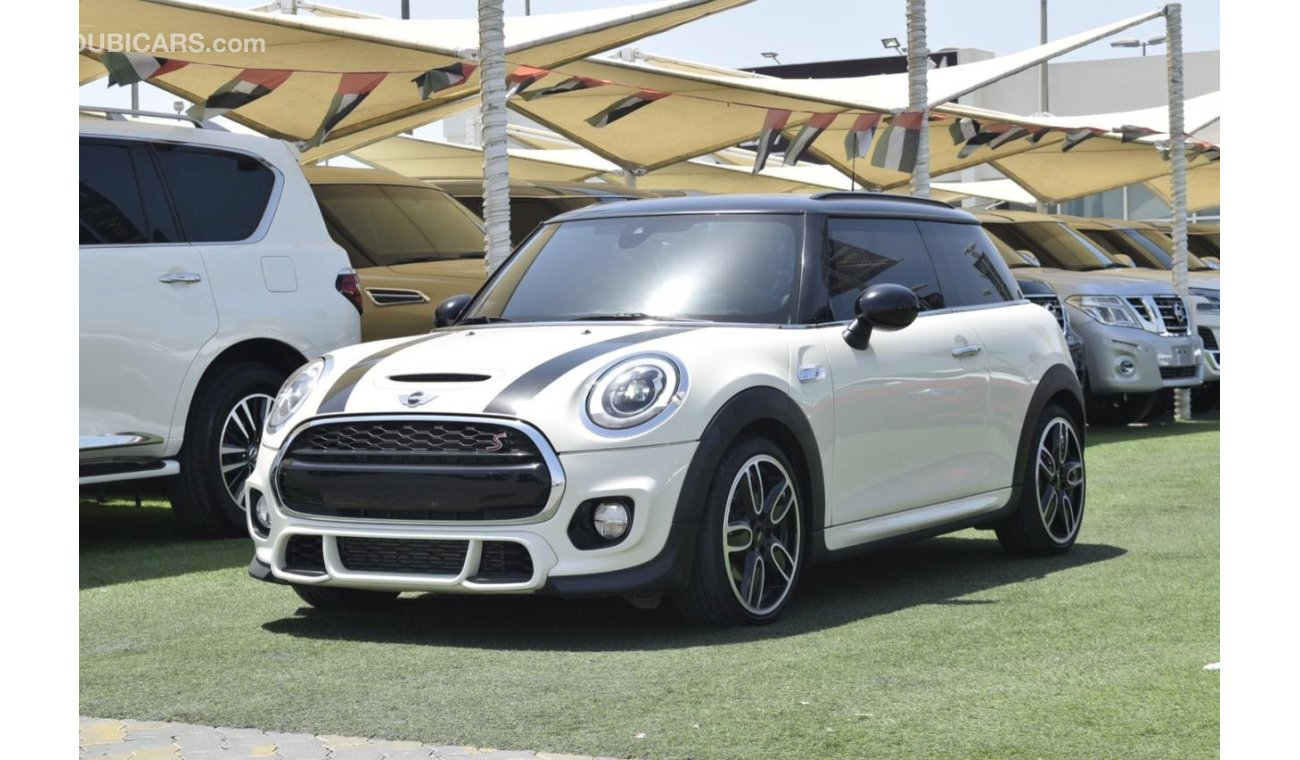 ميني جون كوبر خليجي مالك واحد توب اوبشن  John cooper works ضمان مع عقد صيانة لغاية 2024