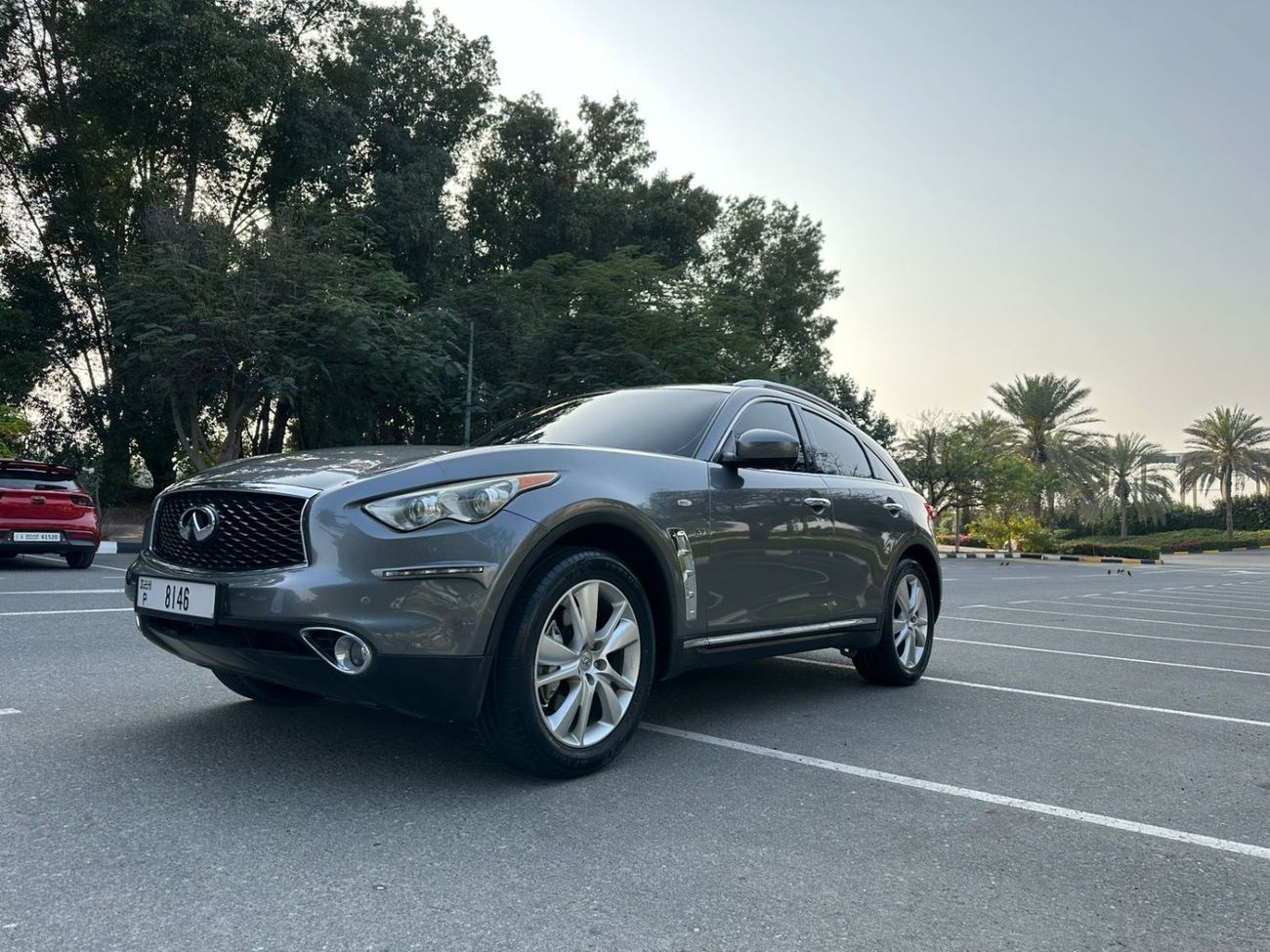 Infiniti QX70