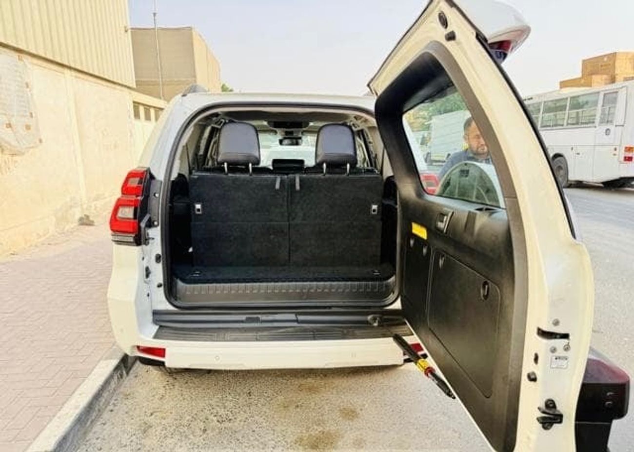 تويوتا برادو Kakadu 2018 Model Diesel Engine Full Option Top Of The Range