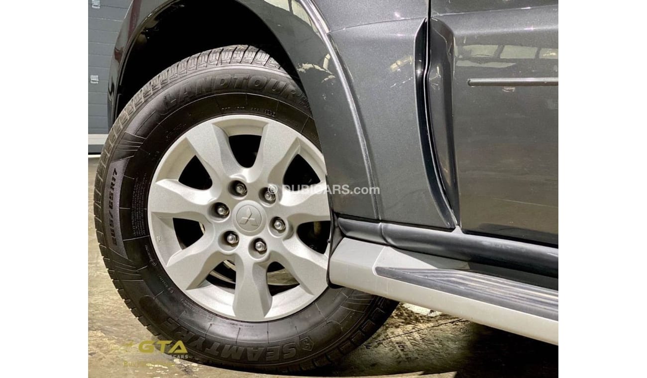 ميتسوبيشي باجيرو 2011 Mitsubishi Pajero, Full Options, Service History, GCC