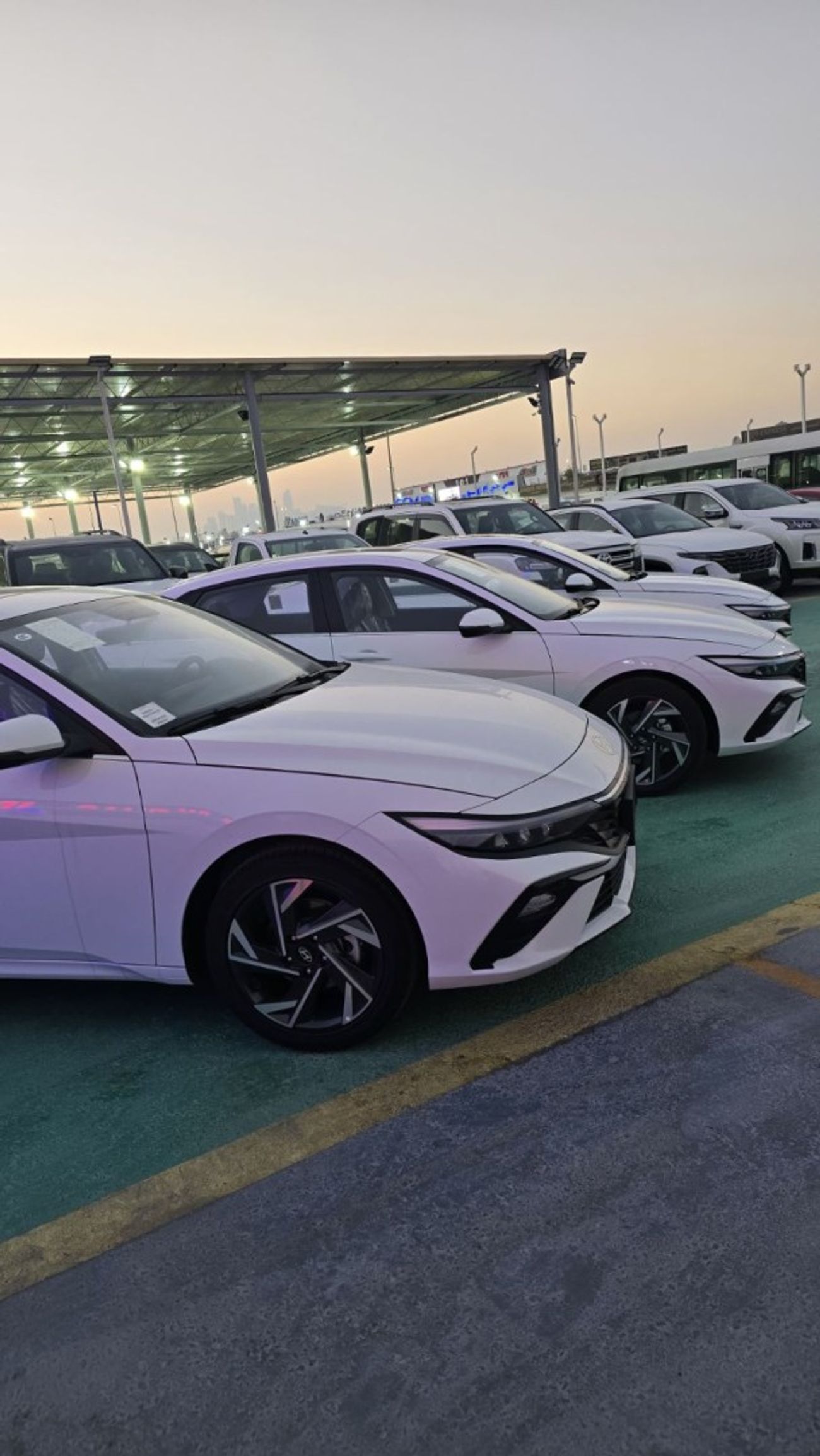 Hyundai Elantra HYUNDAI ELENTRA 1.5L FULL OPTION