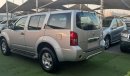 Nissan Pathfinder Gulf - Accident Free - No.2 - Screen - Rings - Excellent condition, you do not need any expenses