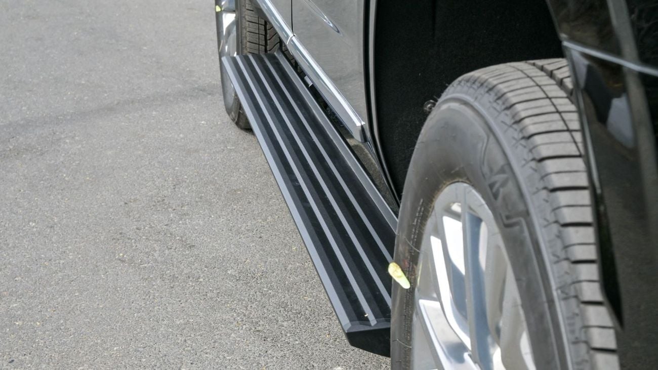 GMC Yukon 6.2 V8 Denali (AWD) GMC Yukon Denali AWD 6.2L V8 - 2025 Brand New (Export)