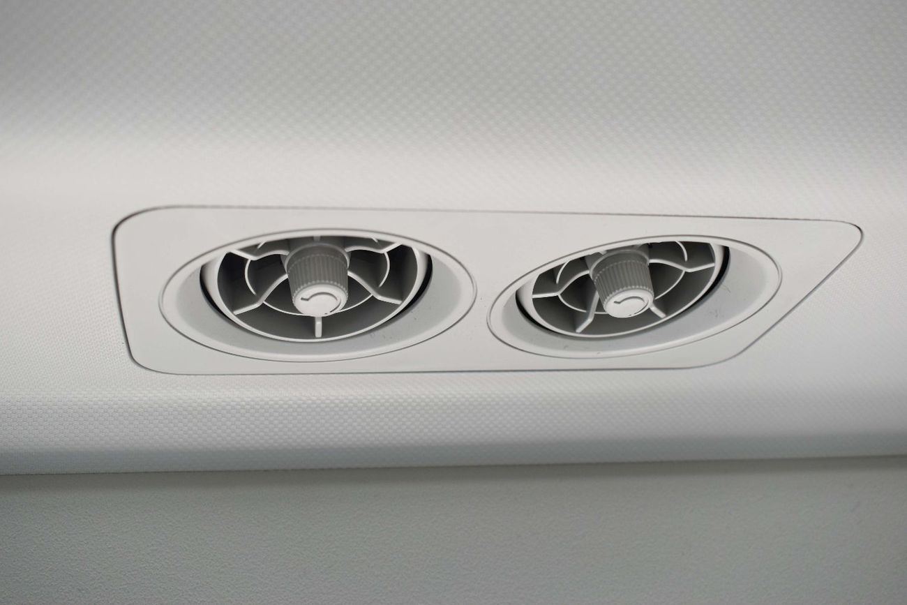 تويوتا كوستر 2.7L (23-Seater)